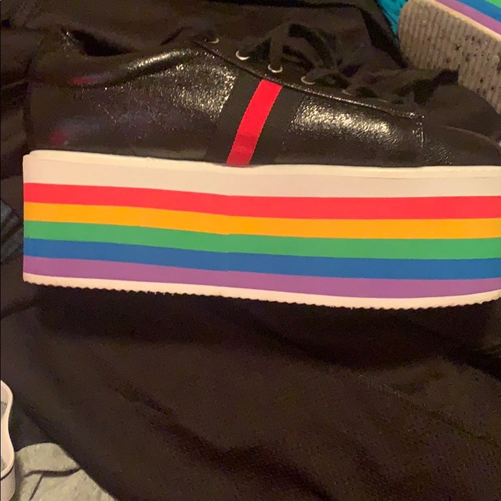 Platform shoes